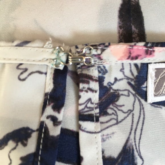 Chelsea28 Gorgeous Cream/Mauve Orchid Print Blouse - Picture 4 of 6